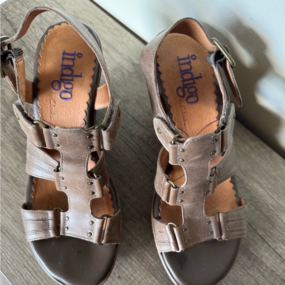 Clarks Indigo Leather Wedge Sandals EUC - Picture 11 of 14